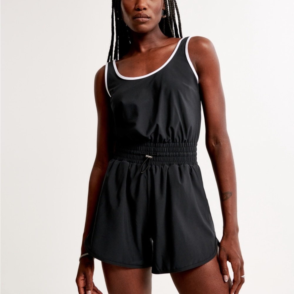 Abercrombie & Fitch Traveler Romper NWT Large Tall